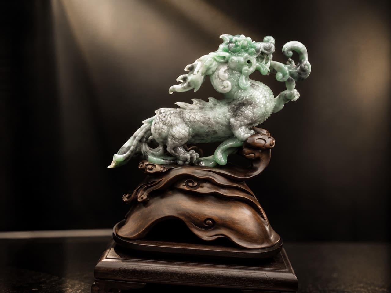 天然翡翠麒麟瑞獸玉雕收藏作品